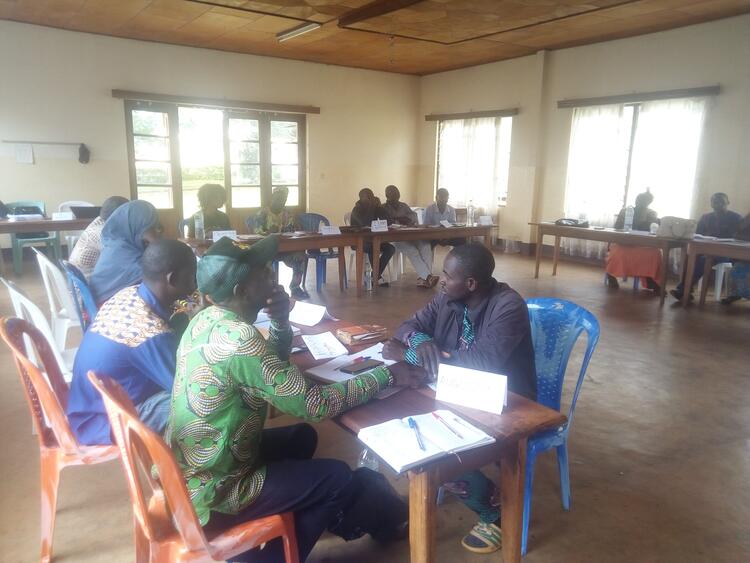 Tsonə́ ŋwɛʼnə kɛ́ʼnə́ məndî tsǎp